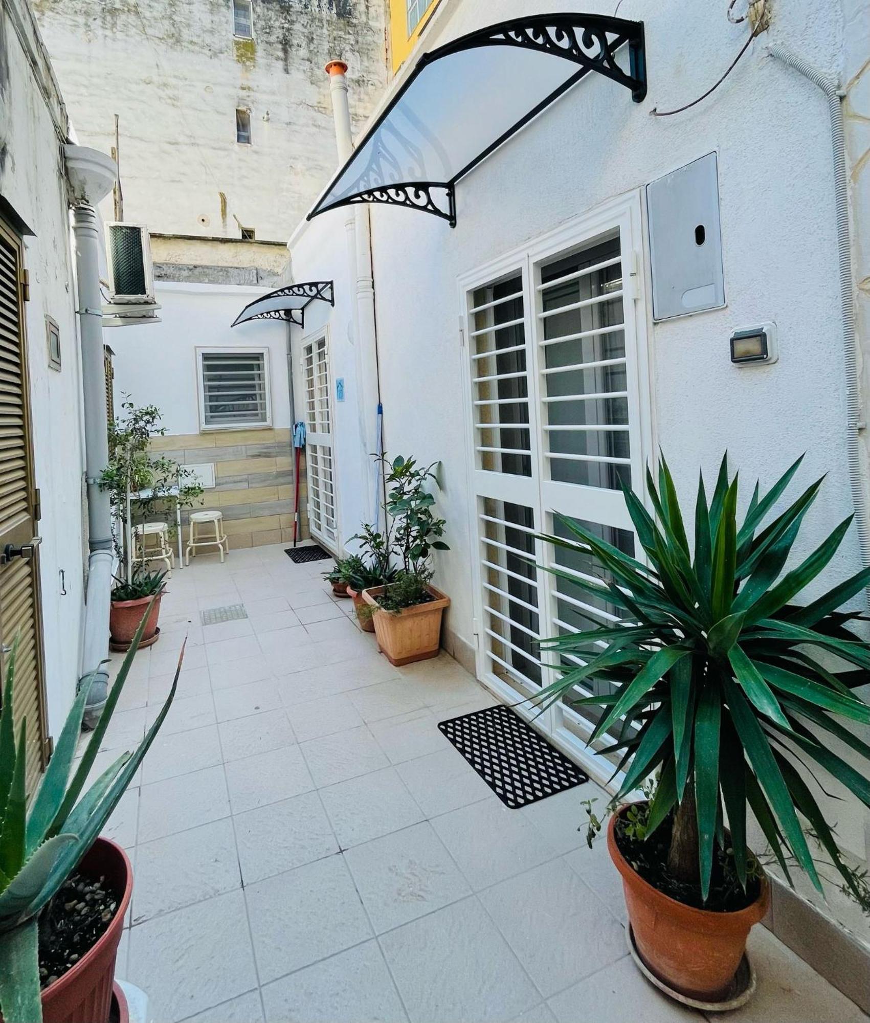 La Cattaro Villa Bari Bagian luar foto